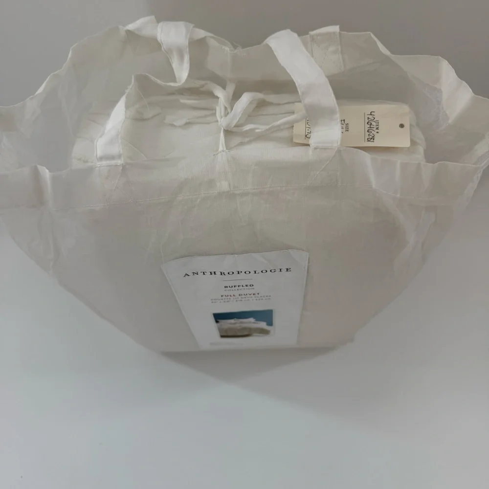 NWT Anthropologie Ruffled Collection White Full Size ( 86